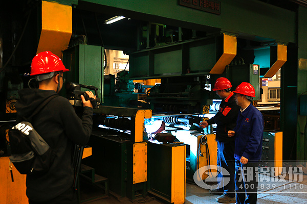 壹定发股份手艺总监贾金岭接受郑州电视台采访