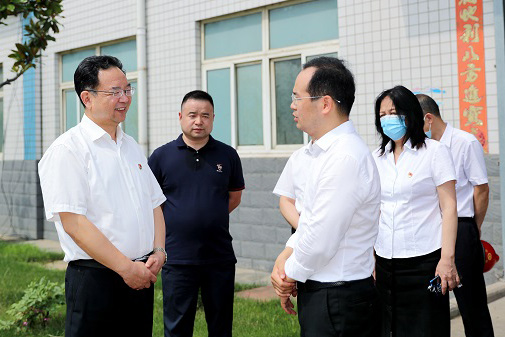 郑州市委常委、市纪委书记杜新军一行莅临壹定发调研指导事情