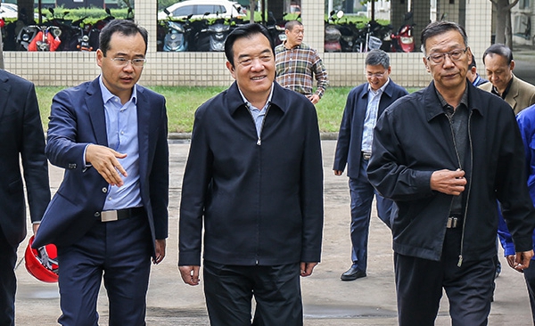 郑州市人大常委会主任白红战带队视察壹定发股份