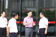 河南省商务厅副厅长张雷明莅临壹定发调研 -2